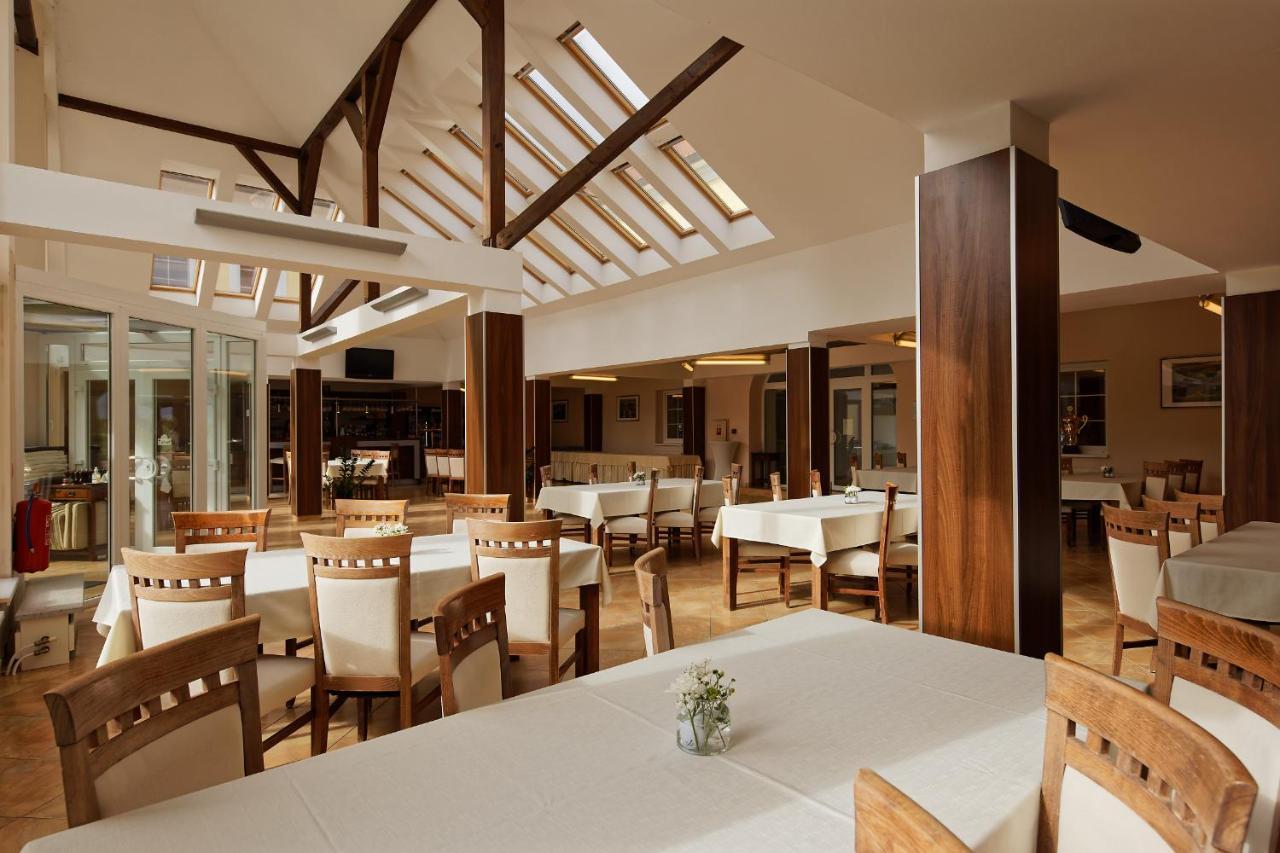 Klaudia'S Hotel & Restaurant At Golf Resort, Bac Samorin Екстер'єр фото