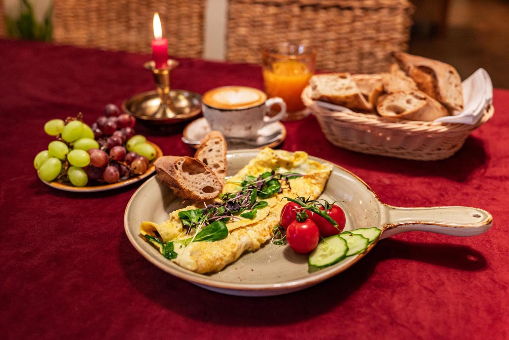 Klaudia'S Hotel & Restaurant At Golf Resort, Bac Samorin Екстер'єр фото