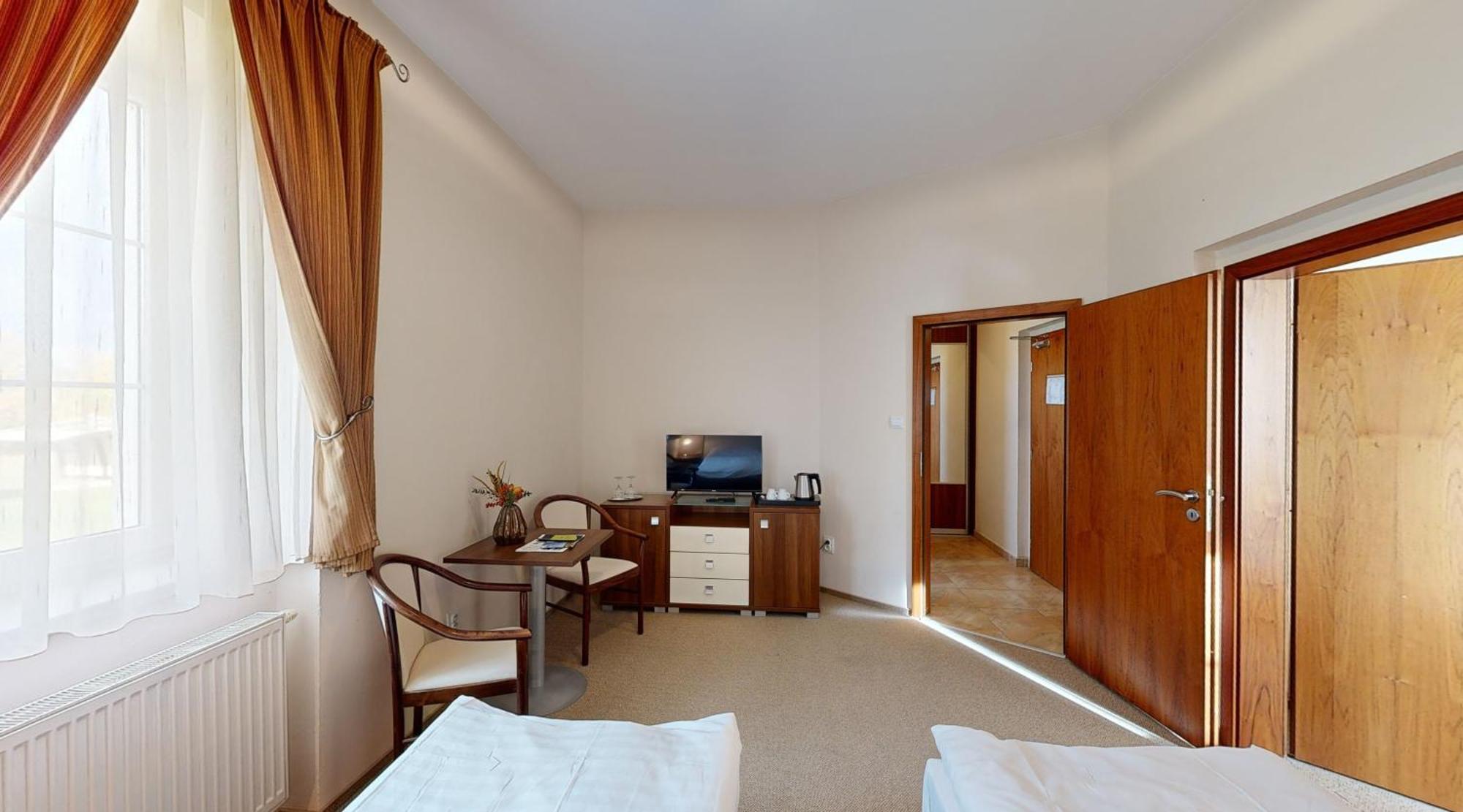 Klaudia'S Hotel & Restaurant At Golf Resort, Bac Samorin Екстер'єр фото
