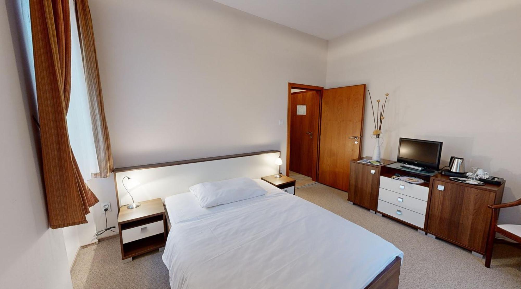 Klaudia'S Hotel & Restaurant At Golf Resort, Bac Samorin Екстер'єр фото
